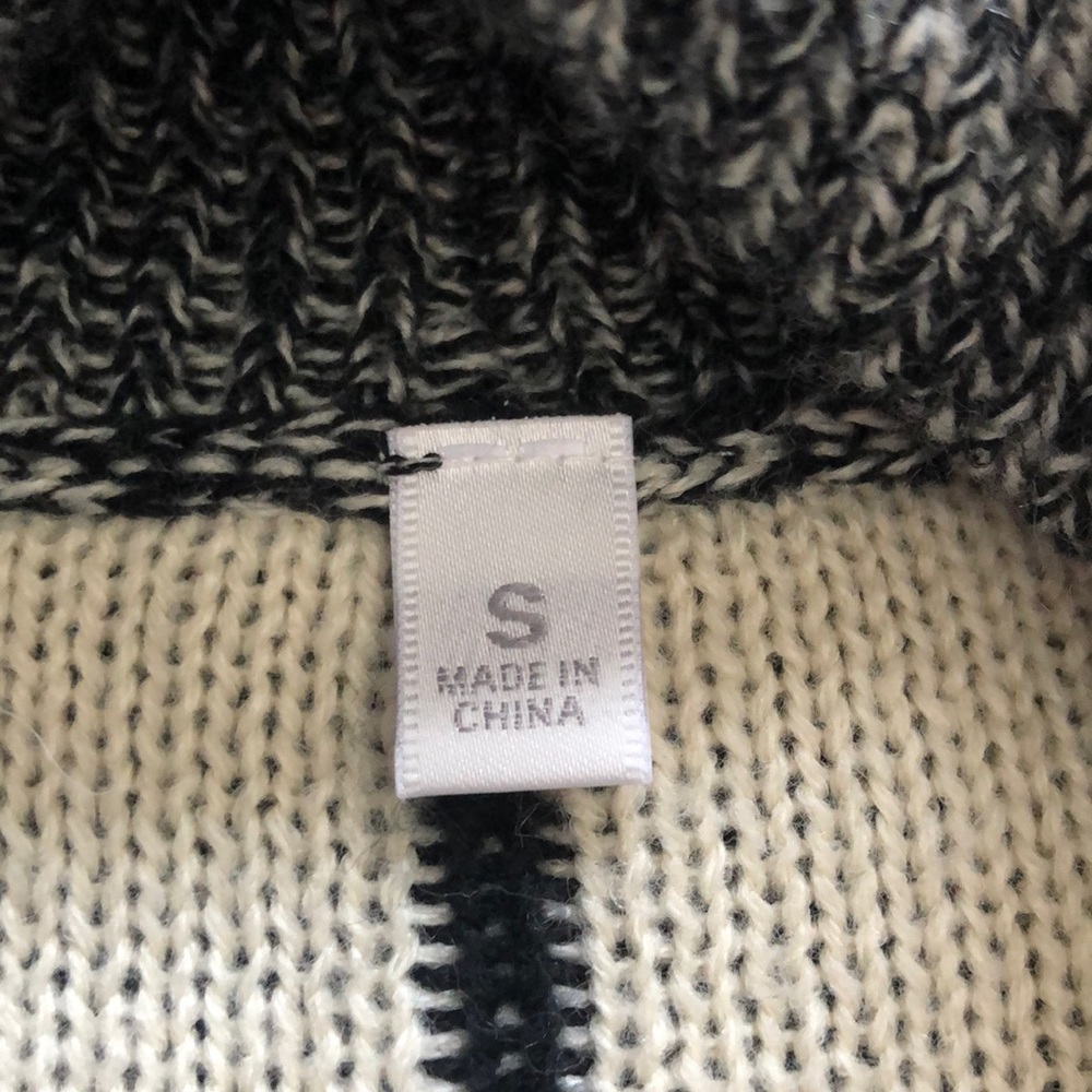 Cardigan - Picture 2 of 3